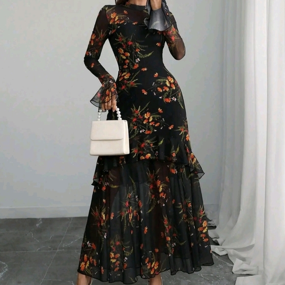 Dresses & Skirts - Floral Black Dress